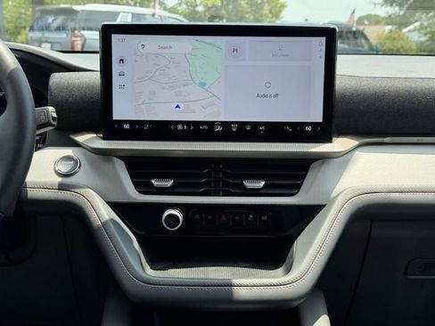 Used 2025 Ford Explorer Active w/ Active Comfort Package image 21