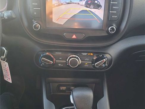 Used 2023 Kia Soul LX image 29