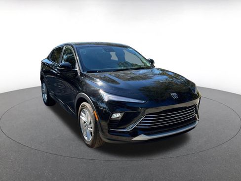 Used 2025 Buick Envista Preferred image 1