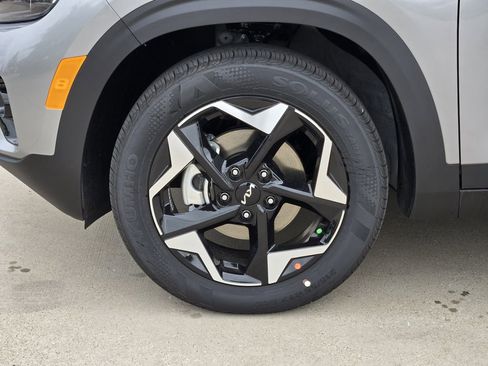 New 2026 Kia Seltos S FWD image 9