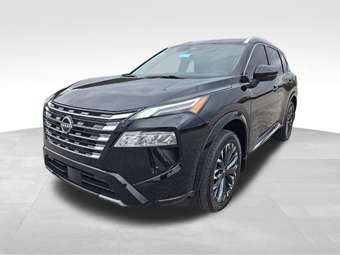 Used 2024 Nissan Rogue Platinum image 9