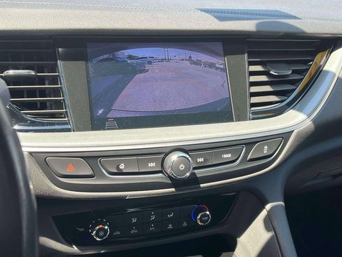Used 2018 Buick Regal Preferred w/ Sights and Sounds Package AWD/4WD image 31