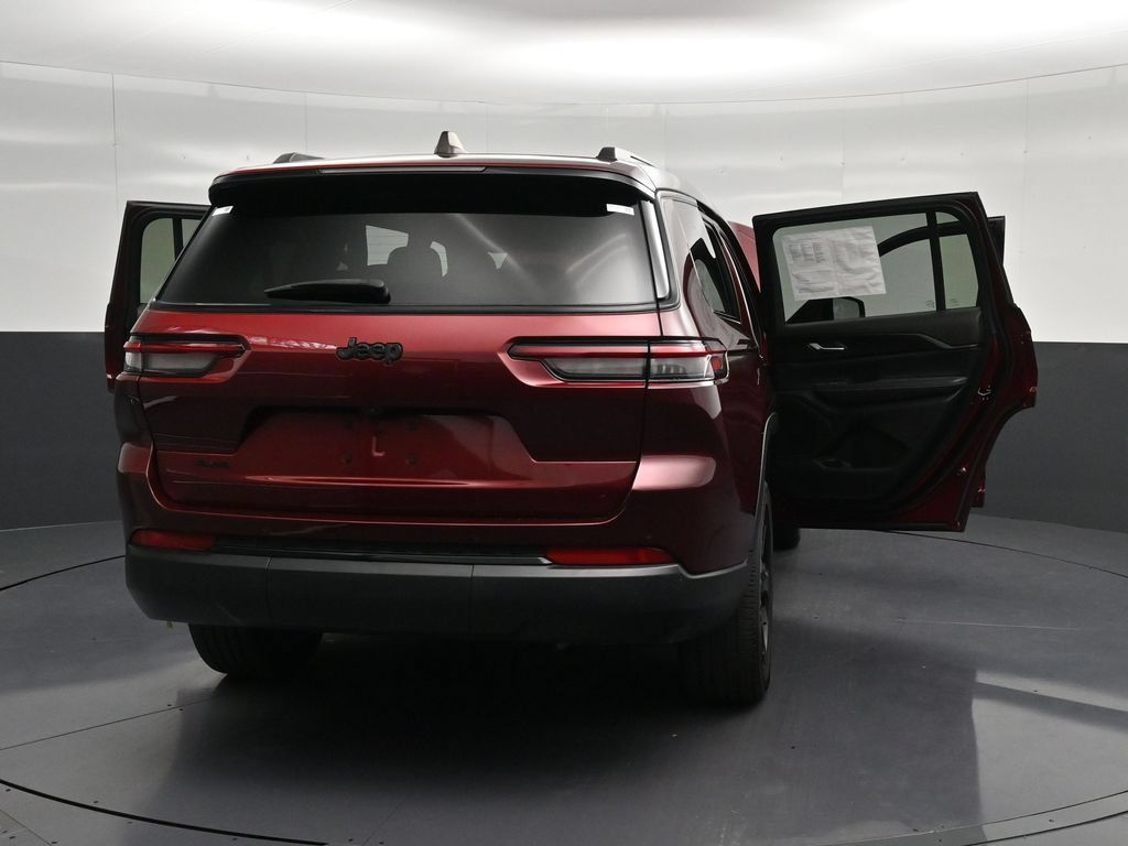 Used 2023 Jeep Grand Cherokee L Laredo AWD/4WD image 35