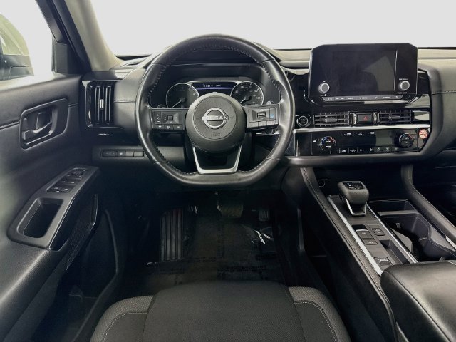 Used 2024 Nissan Pathfinder SV FWD image 21