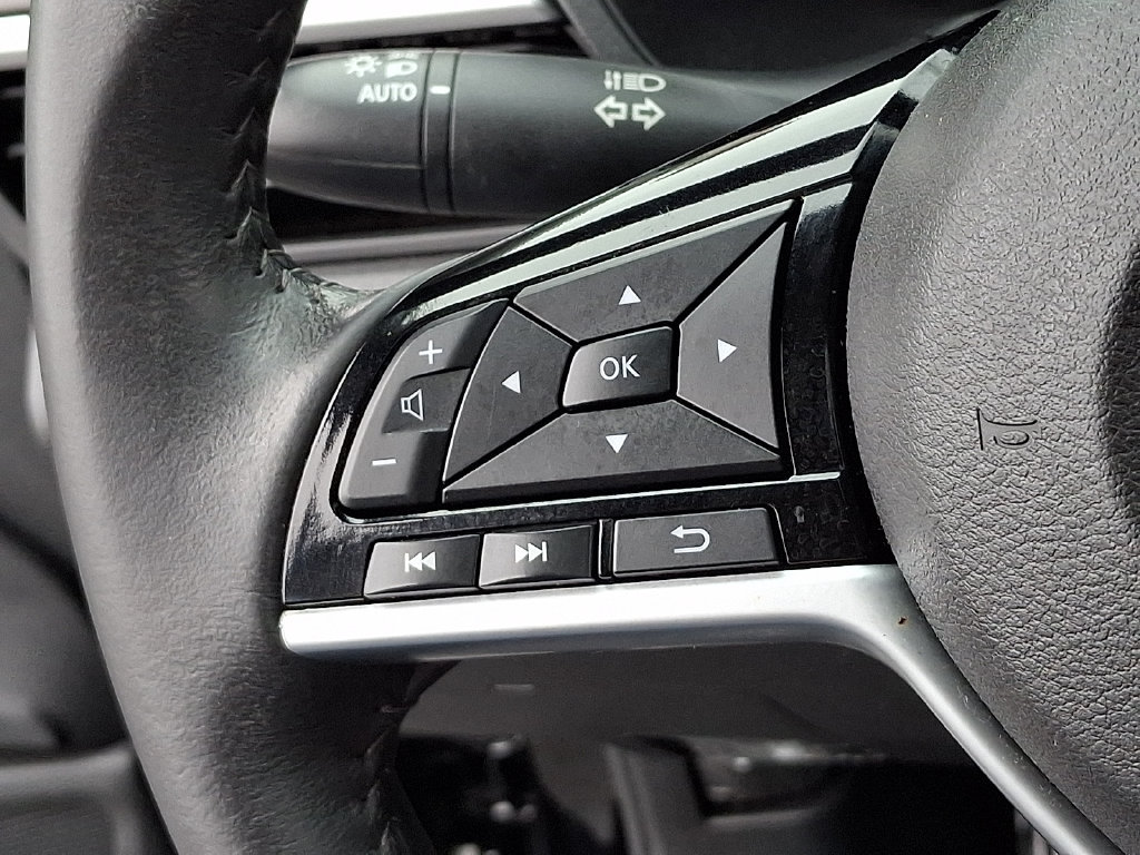 Used 2023 Nissan Altima 2.5 SV w/ SV Premium Package FWD image 22