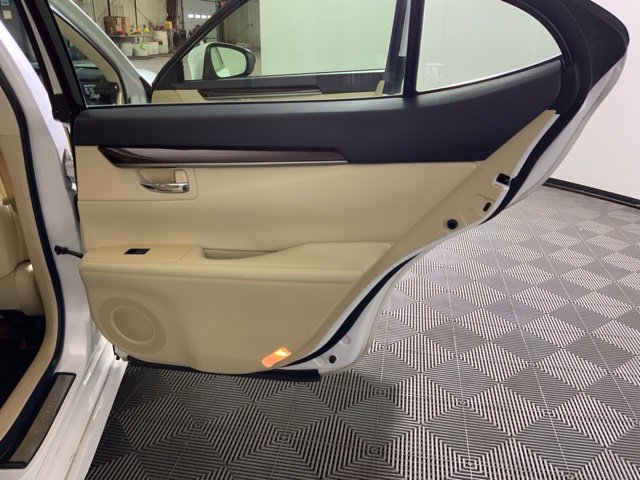 Used 2014 Lexus ES 350 w/ Premium Package FWD image 41