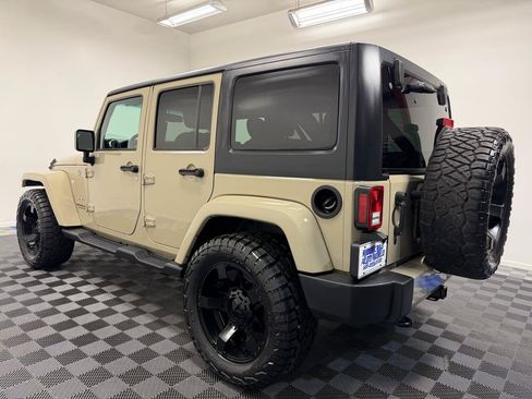 Used 2017 Jeep Wrangler Unlimited Sahara w/ Trailer Tow Group AWD/4WD image 9