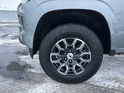 Used 2024 Chevrolet Colorado Z71 w/ Z71 Convenience Package 2 image 17