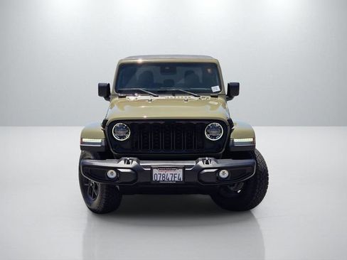 Used 2025 Jeep Gladiator Sport AWD/4WD image 2