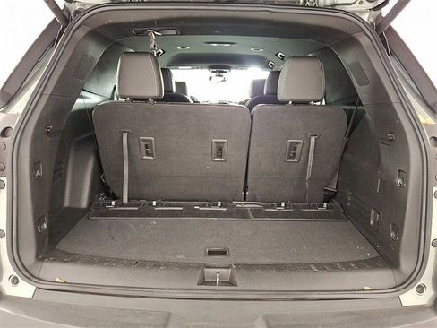 Used 2022 Chevrolet Traverse LT image 28