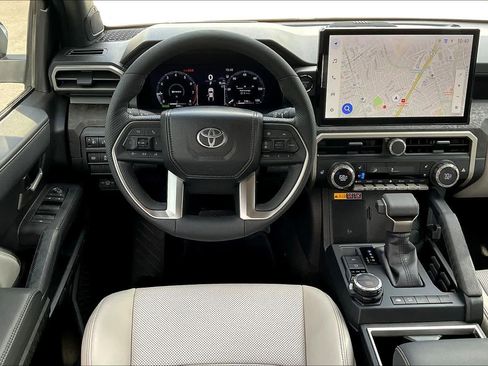 Used 2025 Toyota Tacoma Limited image 5