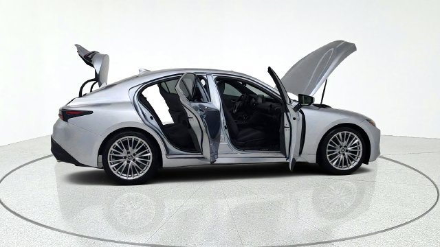 Used 2023 Lexus IS 300 w/ Premium Package RWD image 19