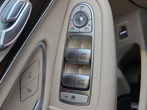 Used 2022 Mercedes-Benz GLC 300 4MATIC image 19