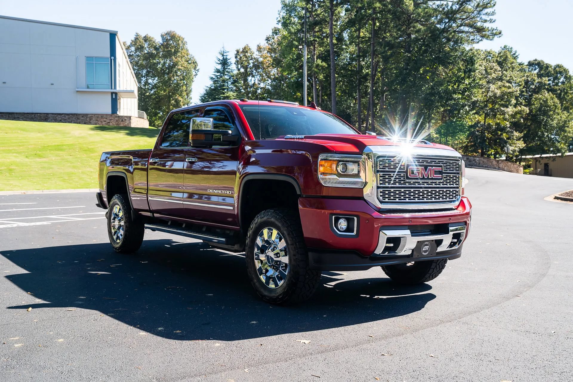 Used 2018 GMC Sierra 2500 Denali w/ Duramax Plus Package AWD/4WD image 12