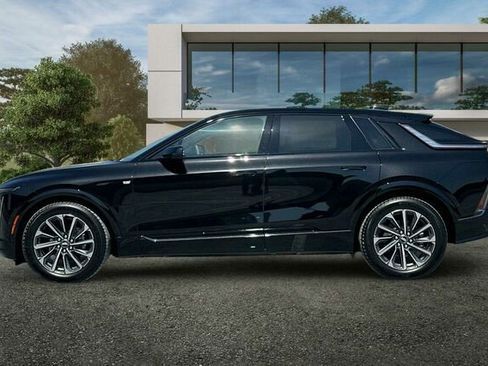 New 2025 Cadillac Lyriq Sport image 7