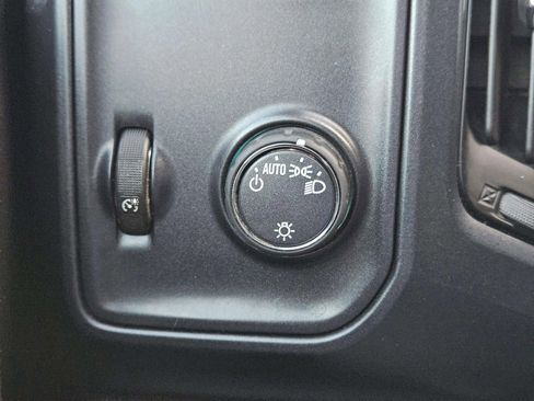 Used 2018 Chevrolet Silverado 1500 Custom w/ Trailering Package image 30