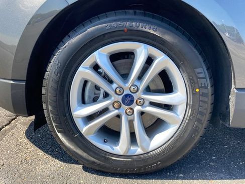 Used 2019 Ford Edge SEL w/ Equipment Group 201A AWD/4WD image 24