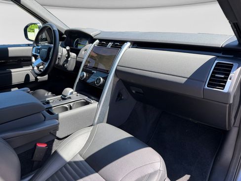 Used 2023 Land Rover Discovery S AWD/4WD image 23