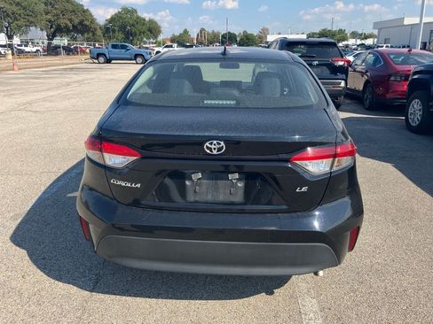 Used 2025 Toyota Corolla LE FWD image 5