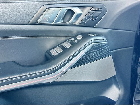 Certified 2022 BMW X7 xDrive40i w/ Premium Package image 18