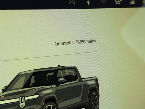 Used 2023 Rivian R1T Adventure image 22