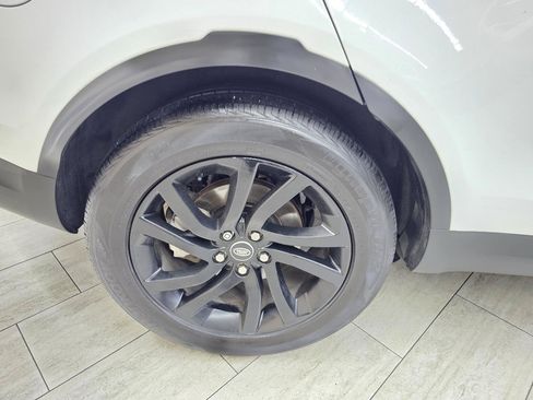 Used 2018 Land Rover Discovery HSE AWD/4WD image 43