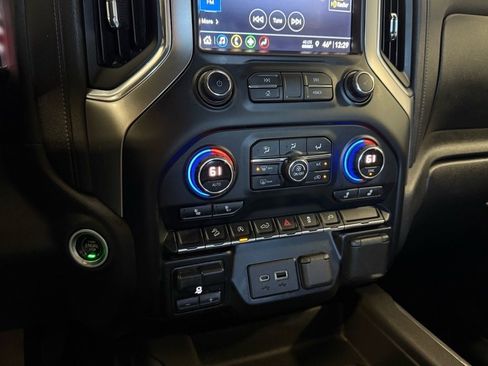 Used 2021 Chevrolet Silverado 1500 LT Trail Boss w/ Convenience Package II image 17