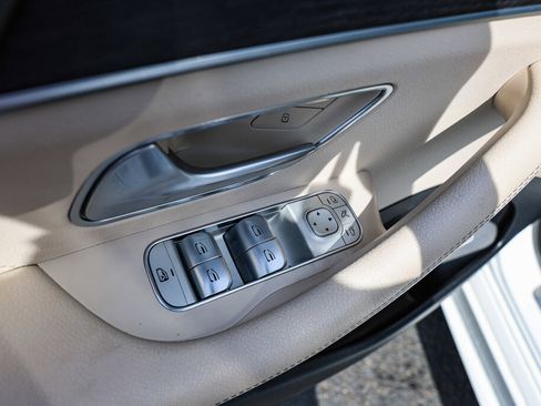 Used 2021 Mercedes-Benz GLE 350 4MATIC image 13