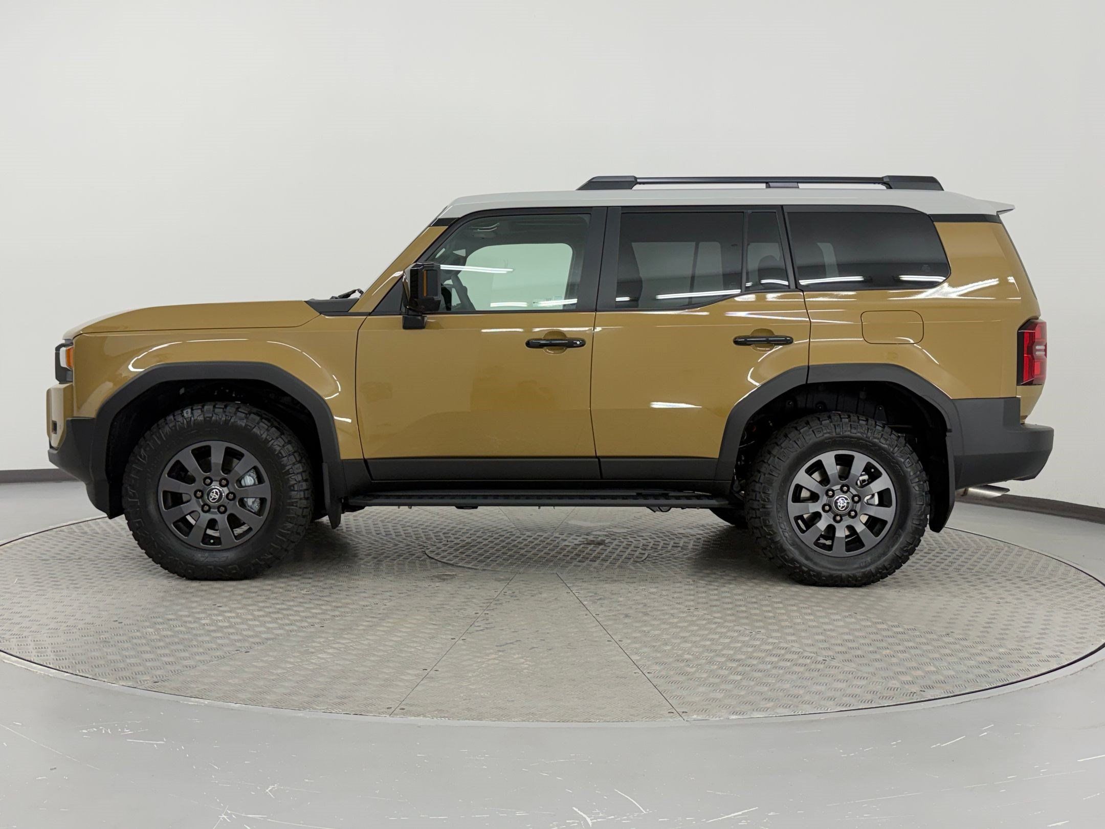 Used 2025 Toyota Land Cruiser w/ Premium Package AWD/4WD image 2