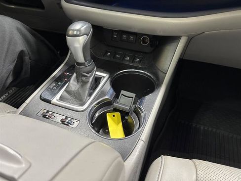 Used 2018 Toyota Highlander Limited image 12