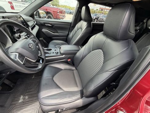 Used 2023 Toyota Highlander XSE AWD/4WD image 20