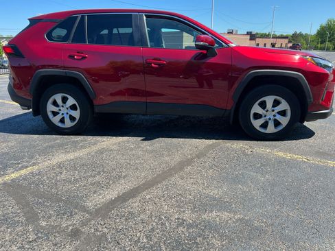 Used 2023 Toyota RAV4 LE AWD/4WD image 7