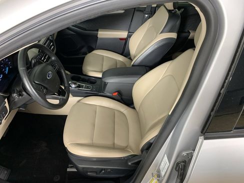 Used 2020 Ford Escape SEL image 28