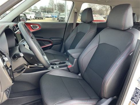 Used 2025 Kia Soul GT-Line w/ GT-Line Technology Package image 25