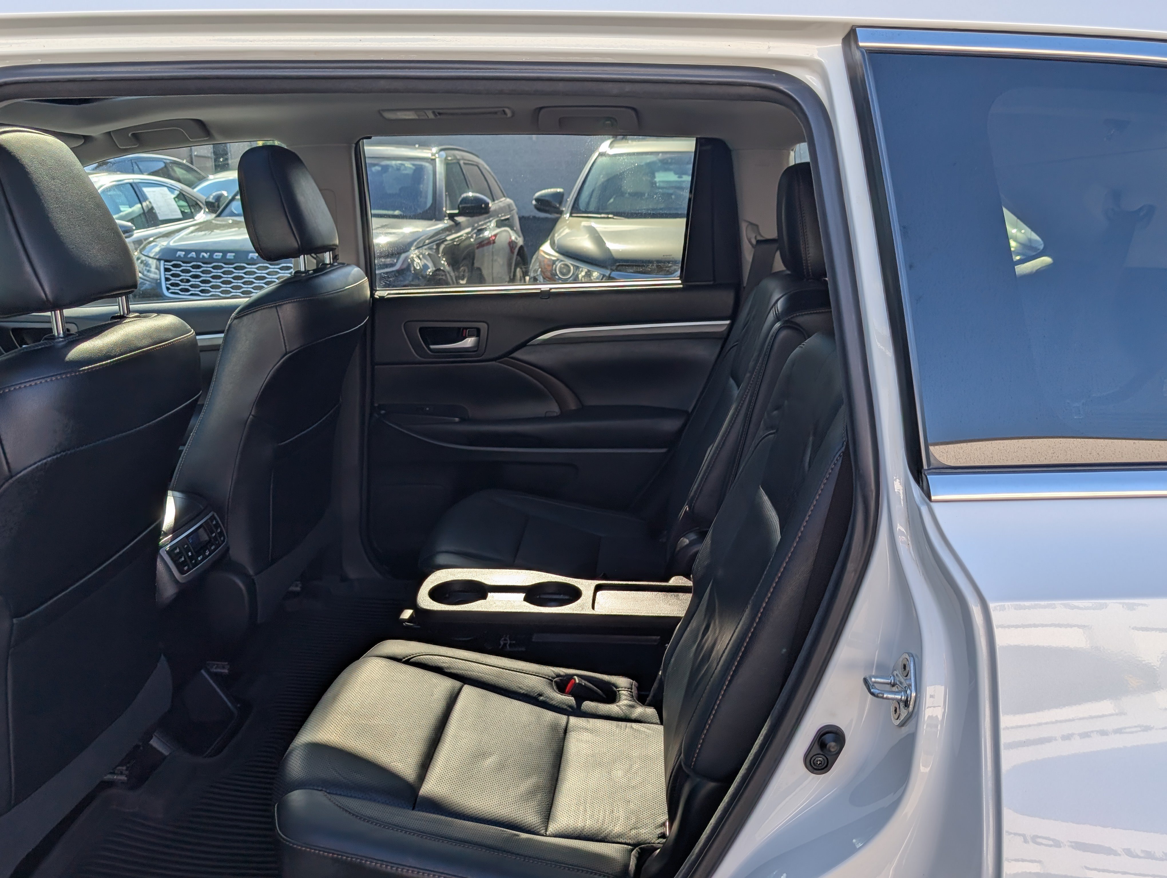 Used 2017 Toyota Highlander Limited Platinum w/ Carpet Mat Package AWD/4WD image 16