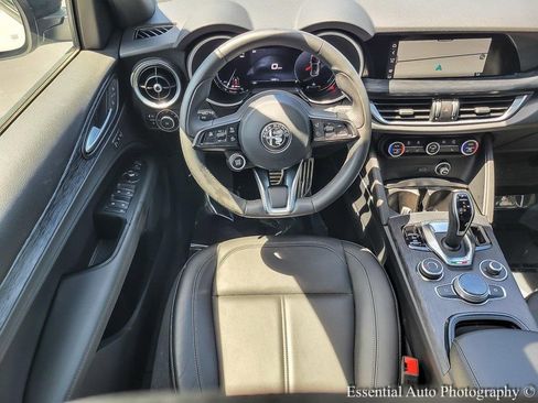 Used 2024 Alfa Romeo Stelvio Sprint image 12
