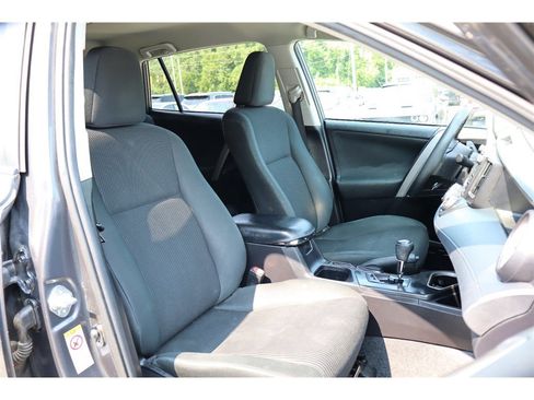 Used 2016 Toyota RAV4 LE FWD image 17