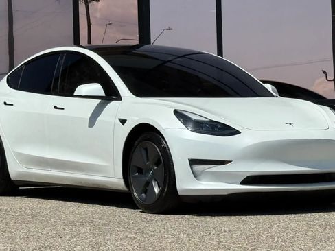 Used 2023 Tesla Model 3 Standard Range RWD image 17