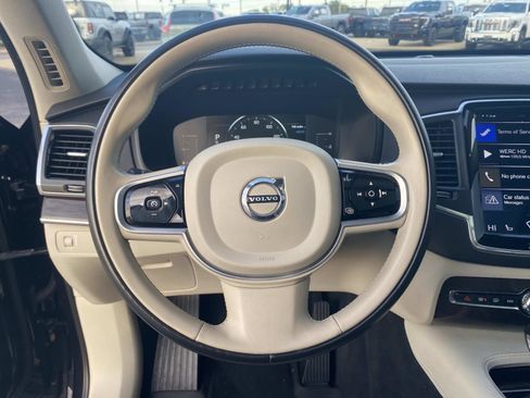 Used 2019 Volvo XC90 T5 Momentum w/ Protection Package Premier image 18
