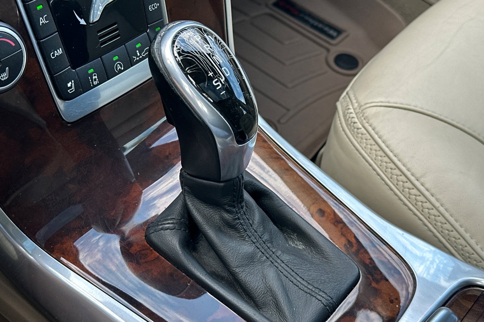 Used 2015 Volvo XC70 T5 Platinum FWD image 25