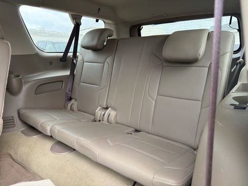 Used 2017 Chevrolet Suburban Premier RWD image 11