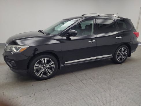 Used 2017 Nissan Pathfinder Platinum FWD image 2