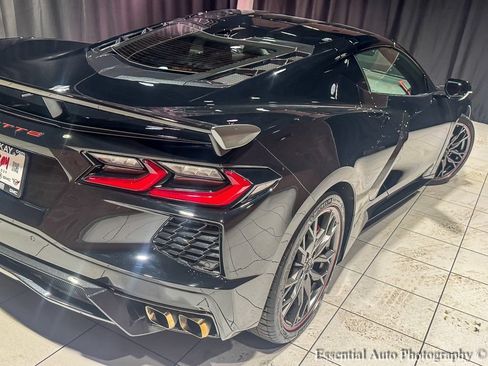 Used 2025 Chevrolet Corvette Stingray Premium Cpe w/ Z51 Performance Package RWD image 11