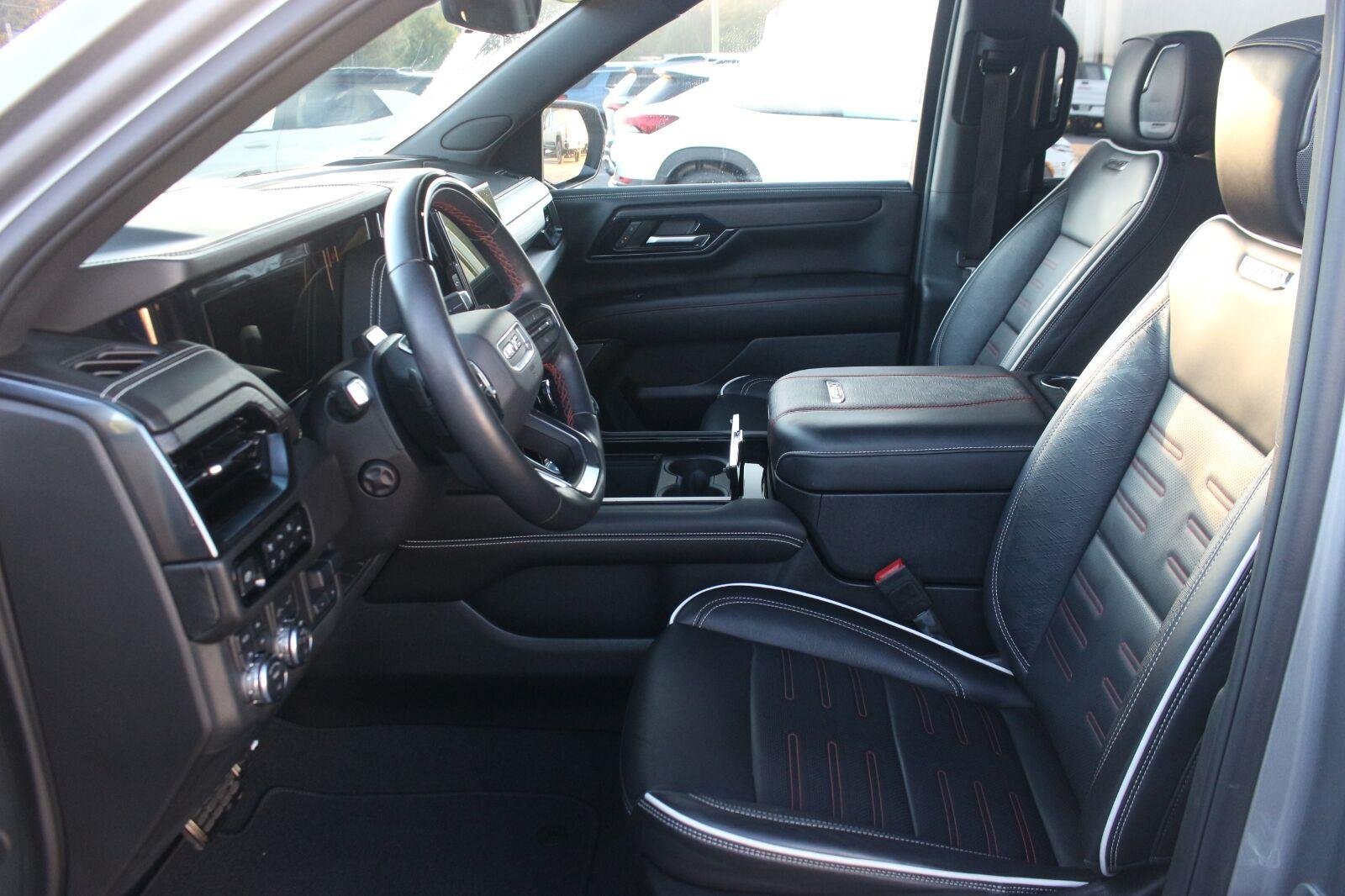Used 2025 GMC Yukon AT4 Ultimate AWD/4WD image 16