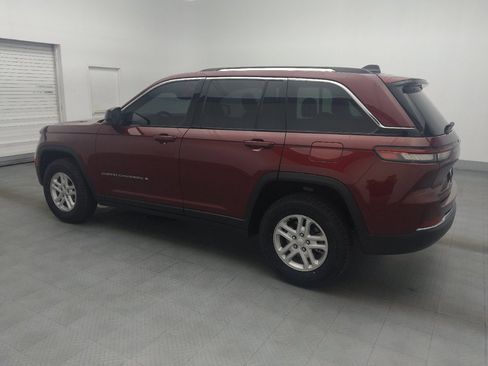 Used 2023 Jeep Grand Cherokee Laredo RWD image 3