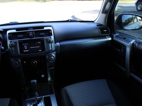 Used 2015 Toyota 4Runner SR5 image 13