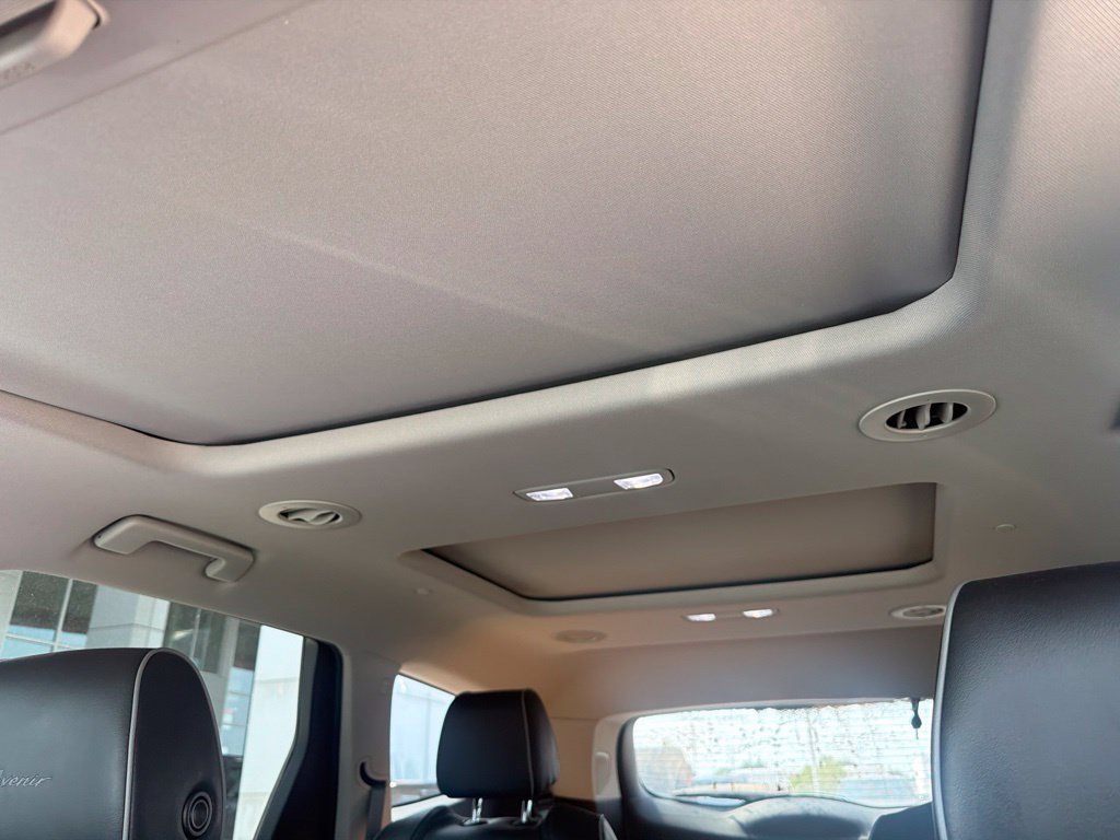 Used 2020 Buick Enclave Avenir w/ Avenir Technology Package AWD/4WD image 17