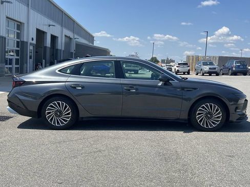 Used 2024 Hyundai Sonata Limited FWD image 14