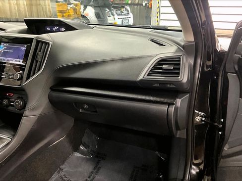 Used 2018 Subaru Impreza 2.0i Premium image 18