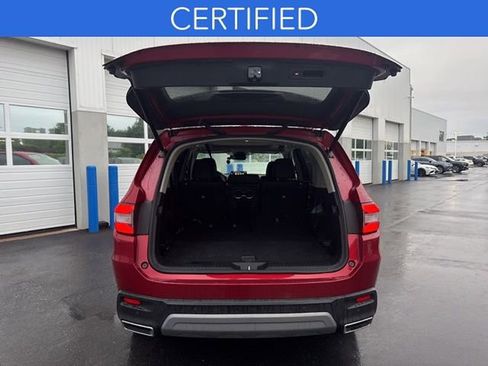 Used 2025 Honda Pilot Touring image 6
